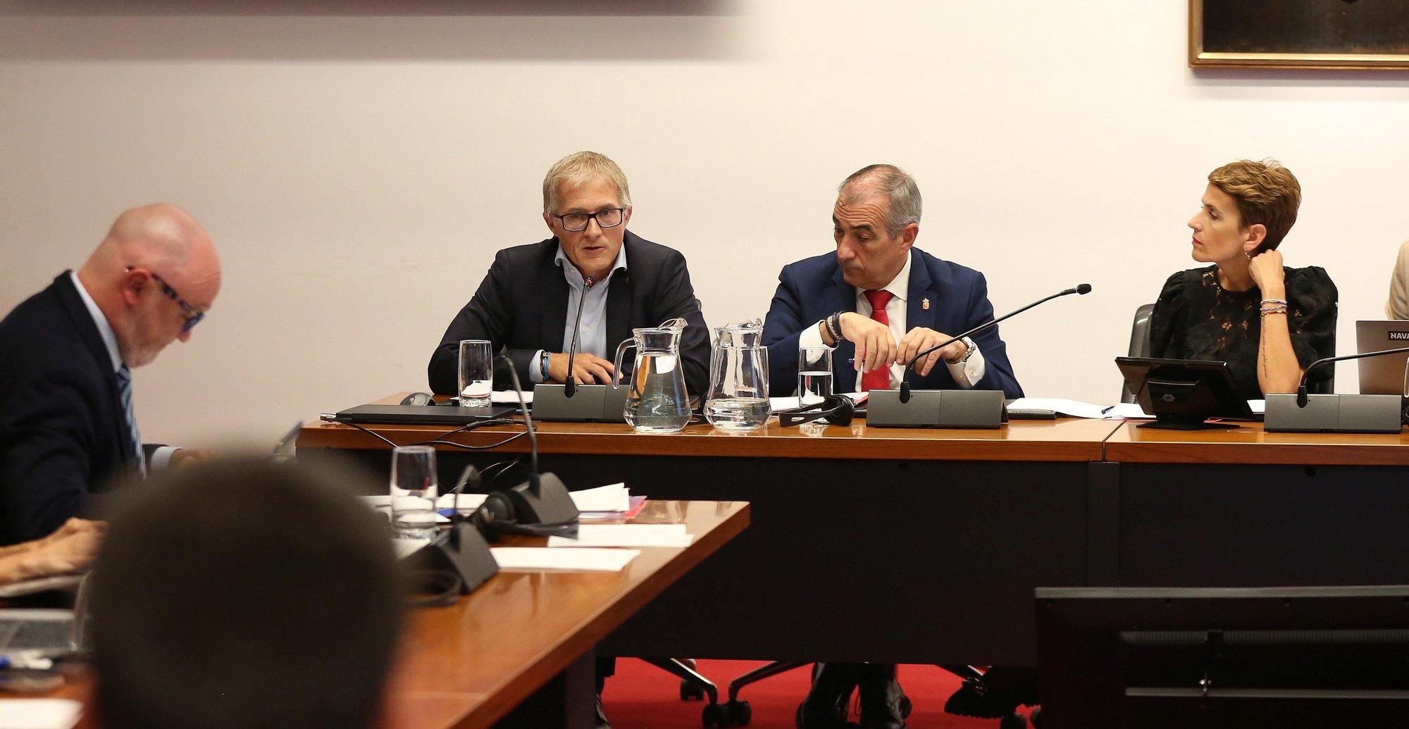 Fotos de la comparecencia de María Chivite en el Parlamento para explicar los informes de la OANA