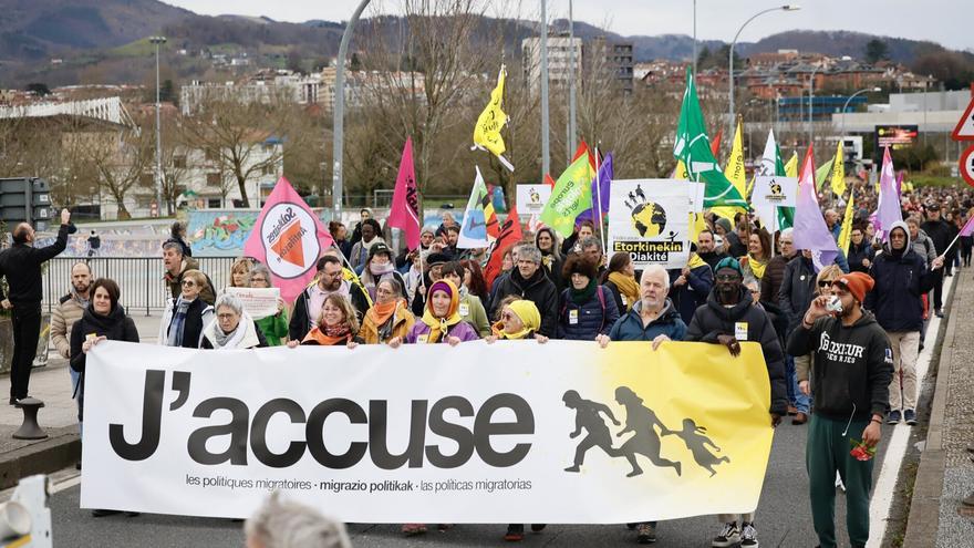 Absueltos los activistas acusados de ayudar a cruzar a Iparralde a migrantes en la Korrika