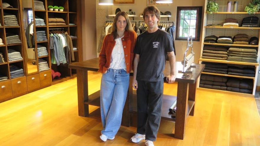 Dos hermanos de Tolosa toman el testigo a los hermanos Guzmán en la histórica tienda Doss de Zumarraga