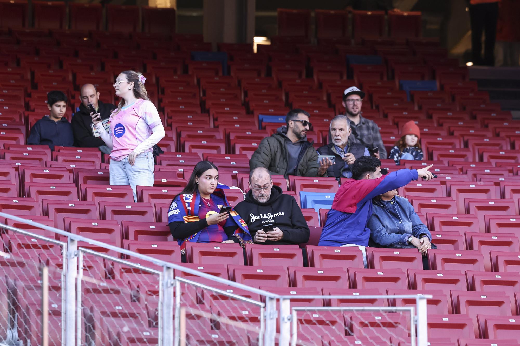 Fotos del nuevo Spotify Camp Nou en el primer día con público