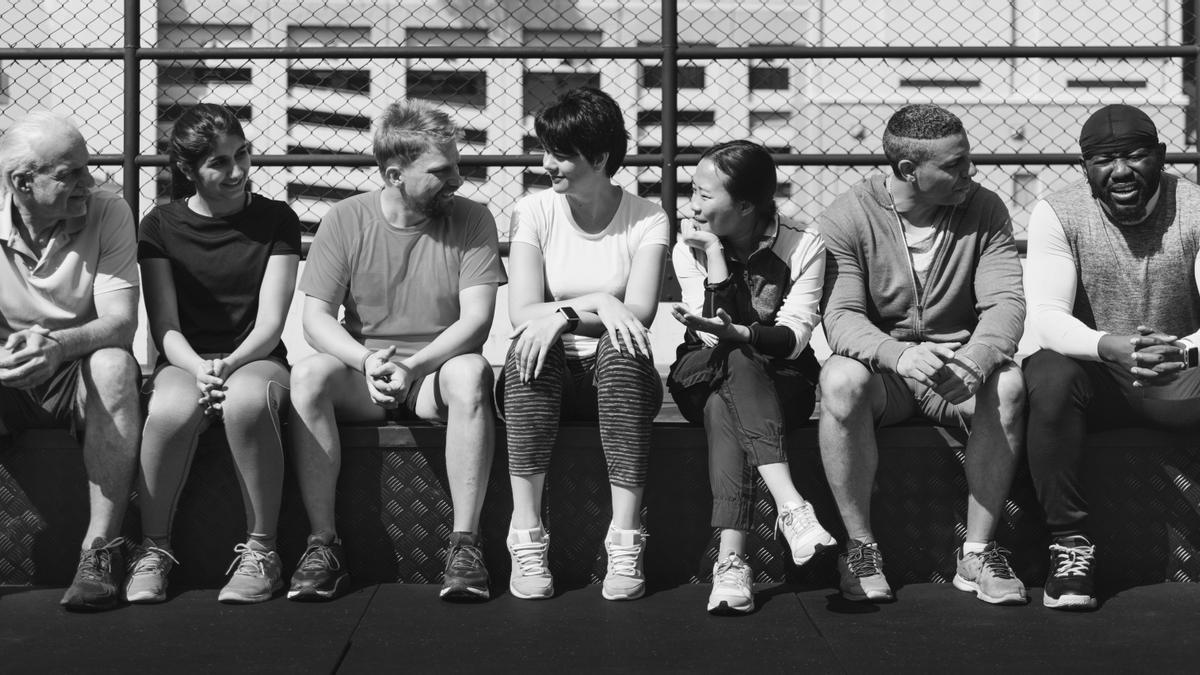 Personas en una foto en blanco y negro.