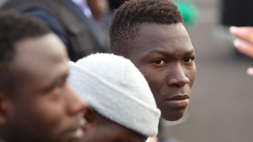 La Eurocámara aprueba la reforma que endurecerá la política migratoria y permitirá centros de deportación externos