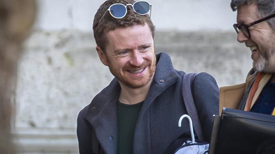 El escándalo de los archivos de Epstein se lleva por delante al jefe de Gabinete del primer ministro británico