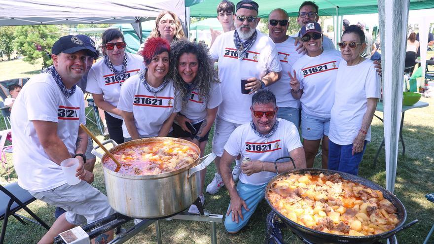 Fotos | Los calderetes llenan de sabor y ambiente festivo el Parque Central de Sarriguren
