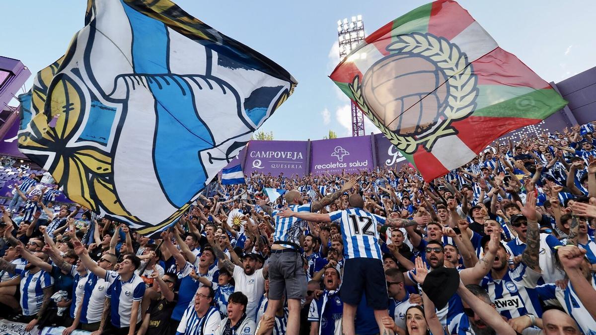Afición del Alavés en Pucela.
