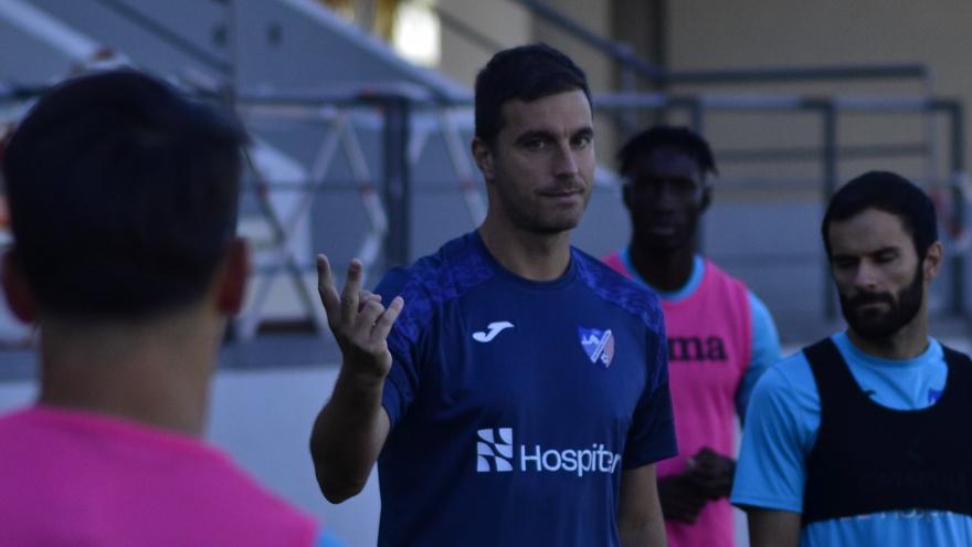 El Estepona destituye a Mikel Llorente después de ganar