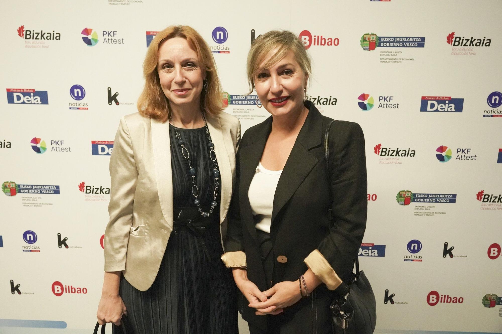 Mercedes Bayón, en nombre de IMQ, fue recibida por Amelia Sancho, en nombre de DEIA.