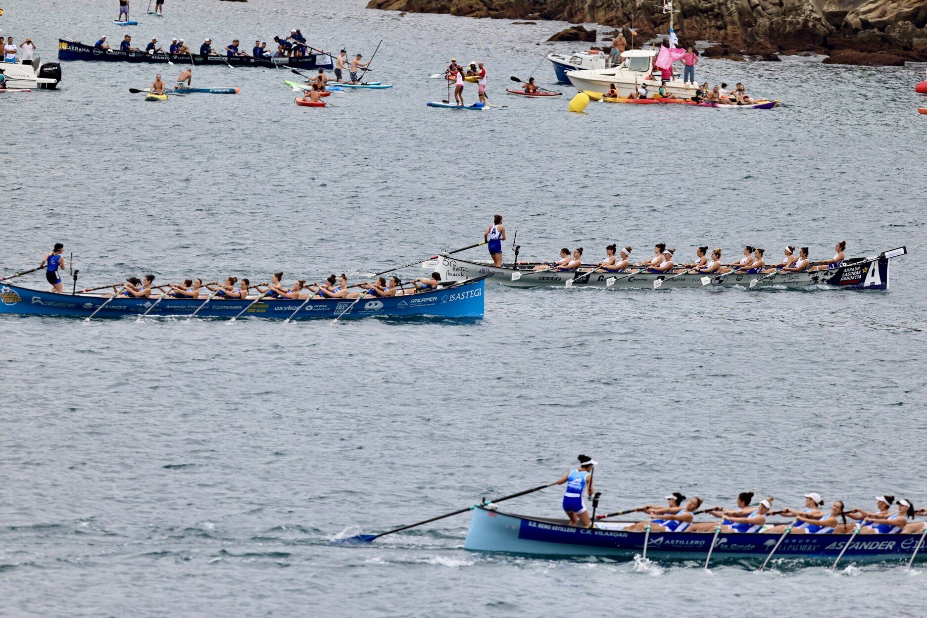 [Fotos] Donostia rema con pasión en la primera jornada de la Bandera de la Concha