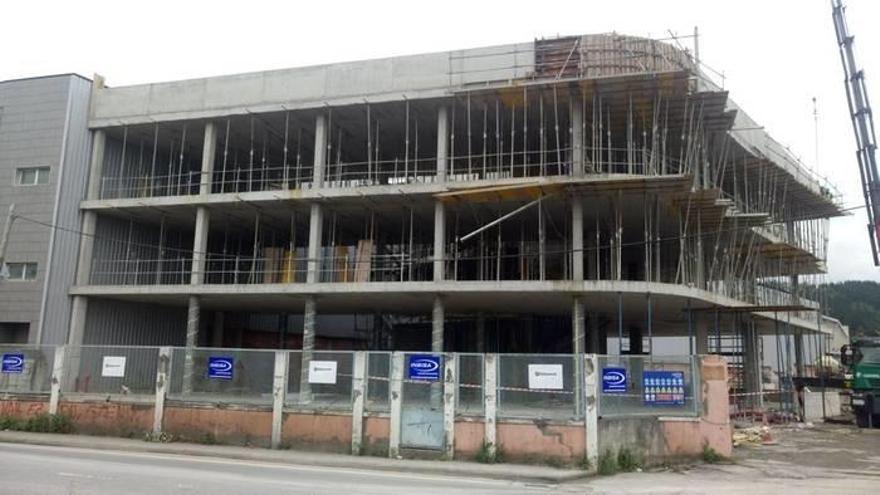 Las obras del elkartegi de Gernika, que se pondrá en marcha el próximo año, avanzan a buen ritmo. Foto: DEIA