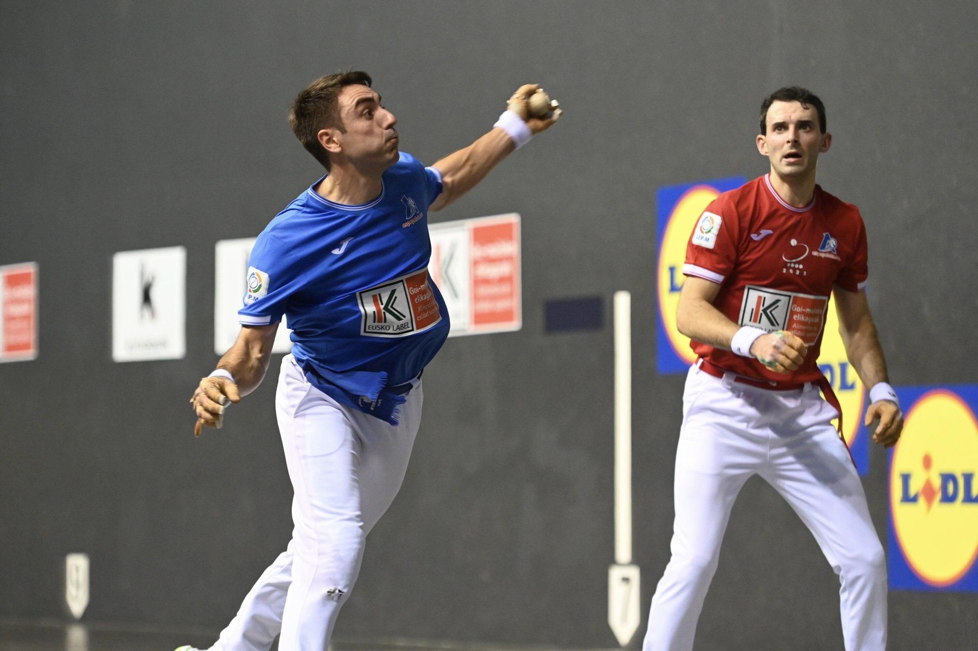 Peio Etxeberria, finalista del Cuatro y Medio por tercera vez consecutiva después de ganar a Altuna III en el Atano III de Donostia.