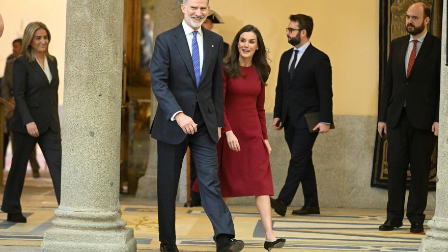 Felipe VI cobrará este año 4.300 euros más, hasta los 290.000 euros, y Letizia 160.000, 2.881 más