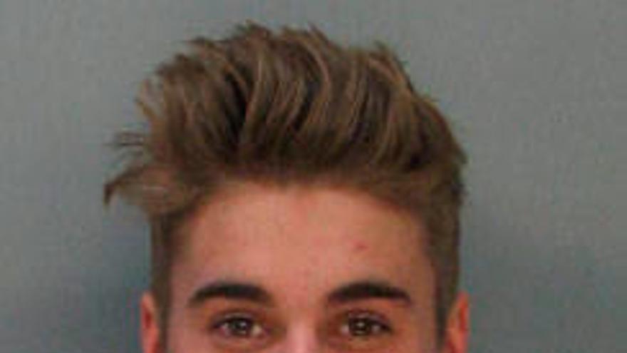 Bieber, detenido por conducir bajo el efecto de drogas y alcohol