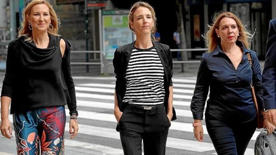 Beltrán, junto a la portavoz del PP en el Congreso de los Diputados, Cayetana Álvarez de Toledo.