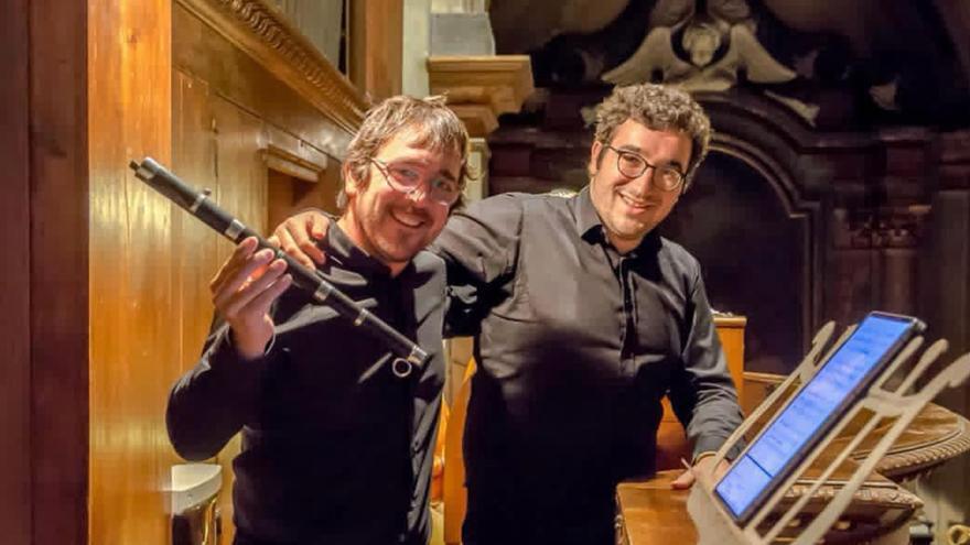 Bihodi: el sorprendente maridaje musical entre el órgano romántico y su red de tubos, pedales y teclados y el humilde txistu