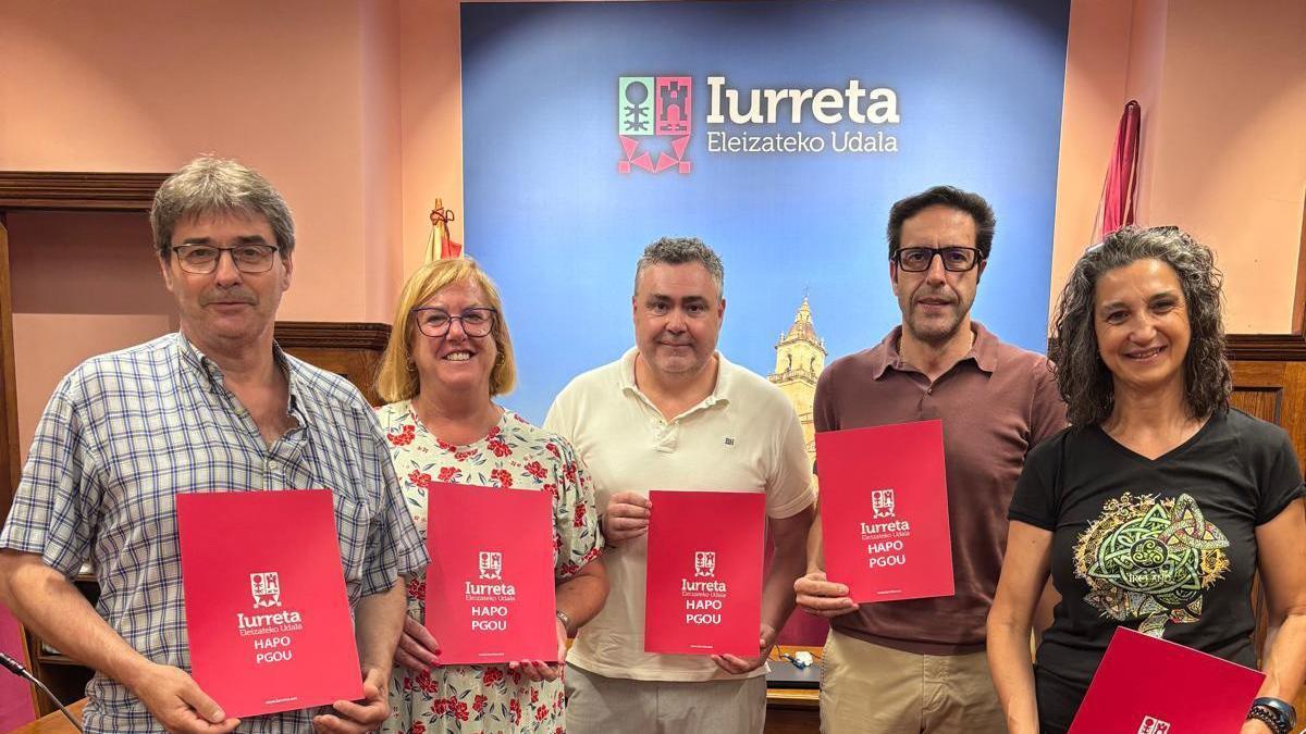 Aprobación incial del PGOU.