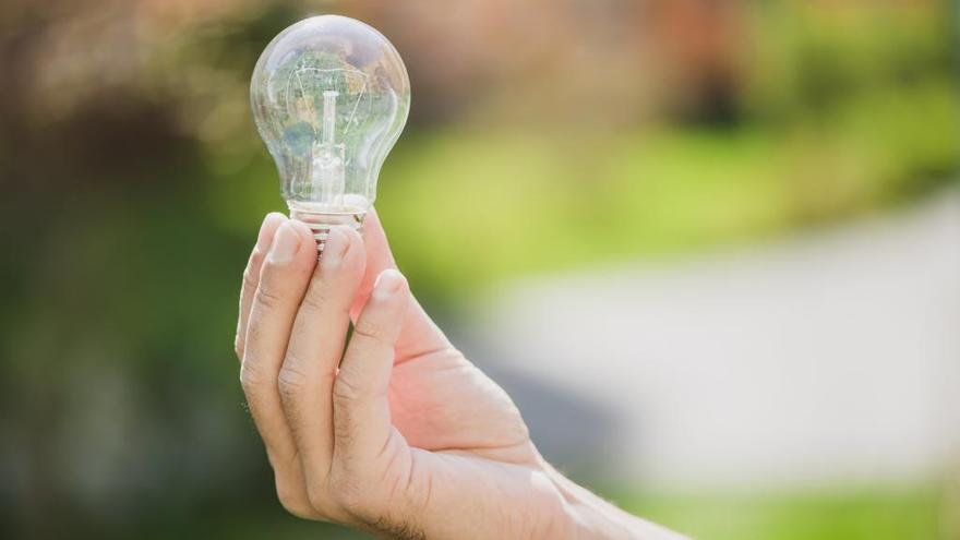El precio de la luz se dispara este lunes más de un 53 %