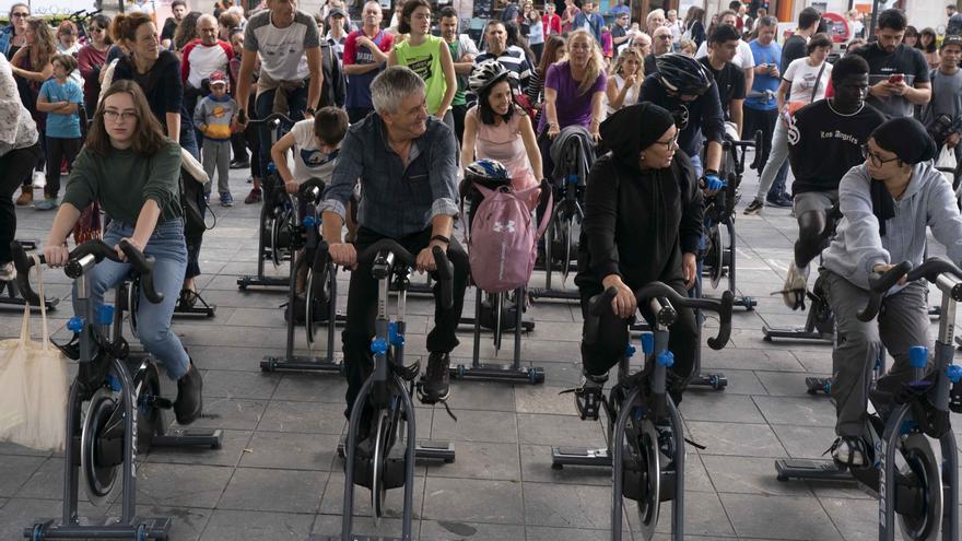 En imágenes: Pedaleada popular en Vitoria por la movilidad sostenible