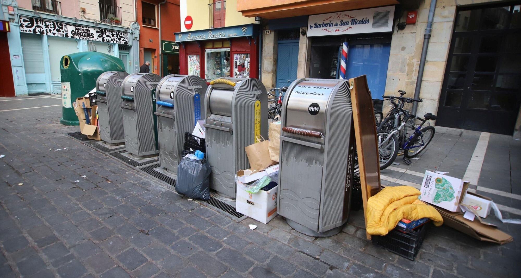 La plaza de San Nicolás, en pleno Casco Viejo, a rebosar.
