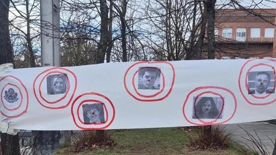 El PSE denuncia carteles &quot;amenazantes&quot; en Gasteiz con la foto de Andueza en una diana