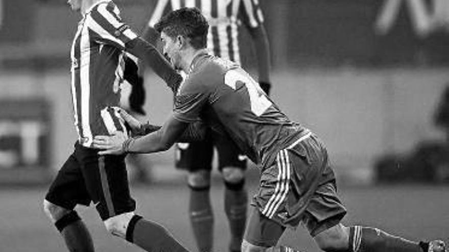 El Athletic avanza en el partido 300 de Muniain
