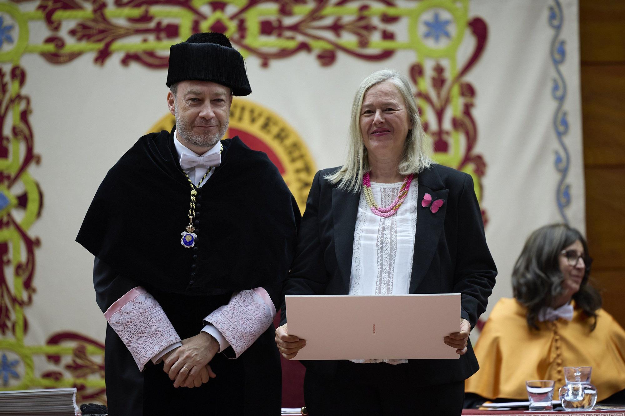 Fotos del homenaje de la UPNA a las personas que llevan 25 años trabajando en la Universidad