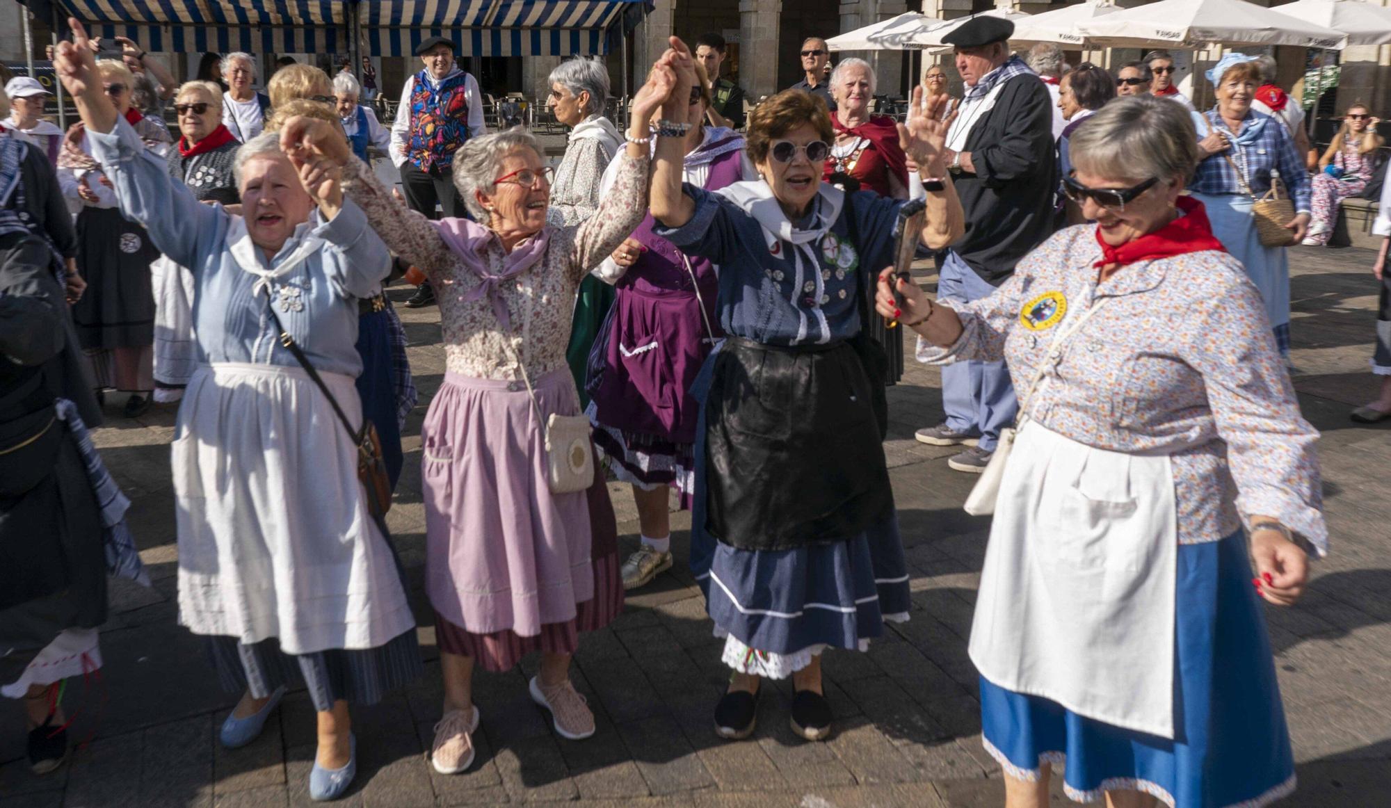 En imágenes: Blusas y neskas veteranos celebran su día en La Blanca