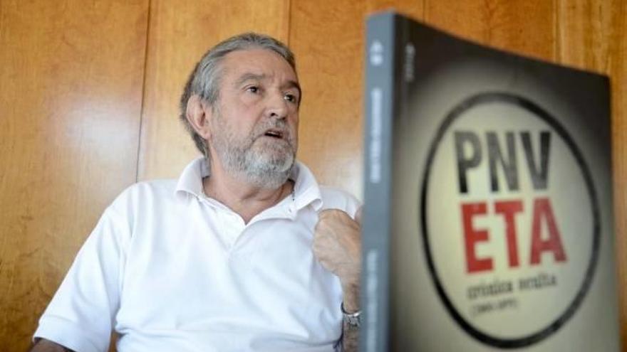 Azurmendi ha manejado una amplia documentación.