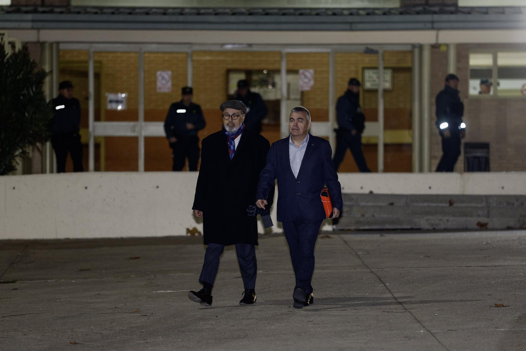 Fotos de la salida de Santos Cerdán de la cárcel de Soto del Real