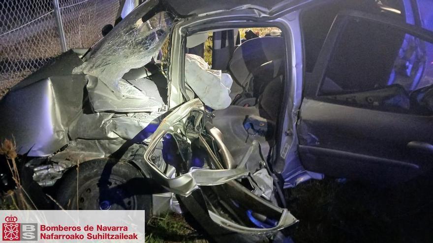Un herido en una colisión entre un coche y un camión en Zuhatzu