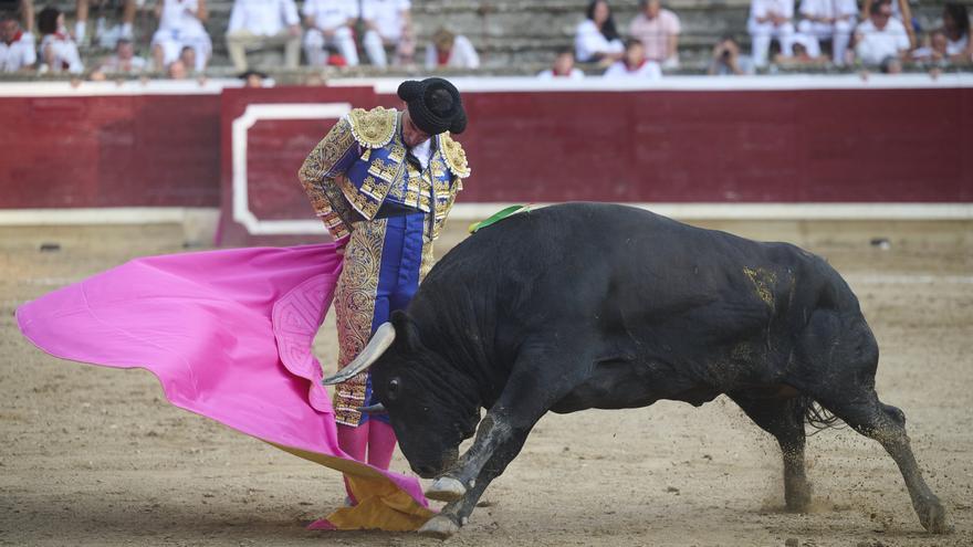 Mala corrida de Conde de la Corte y una oreja para Giménez