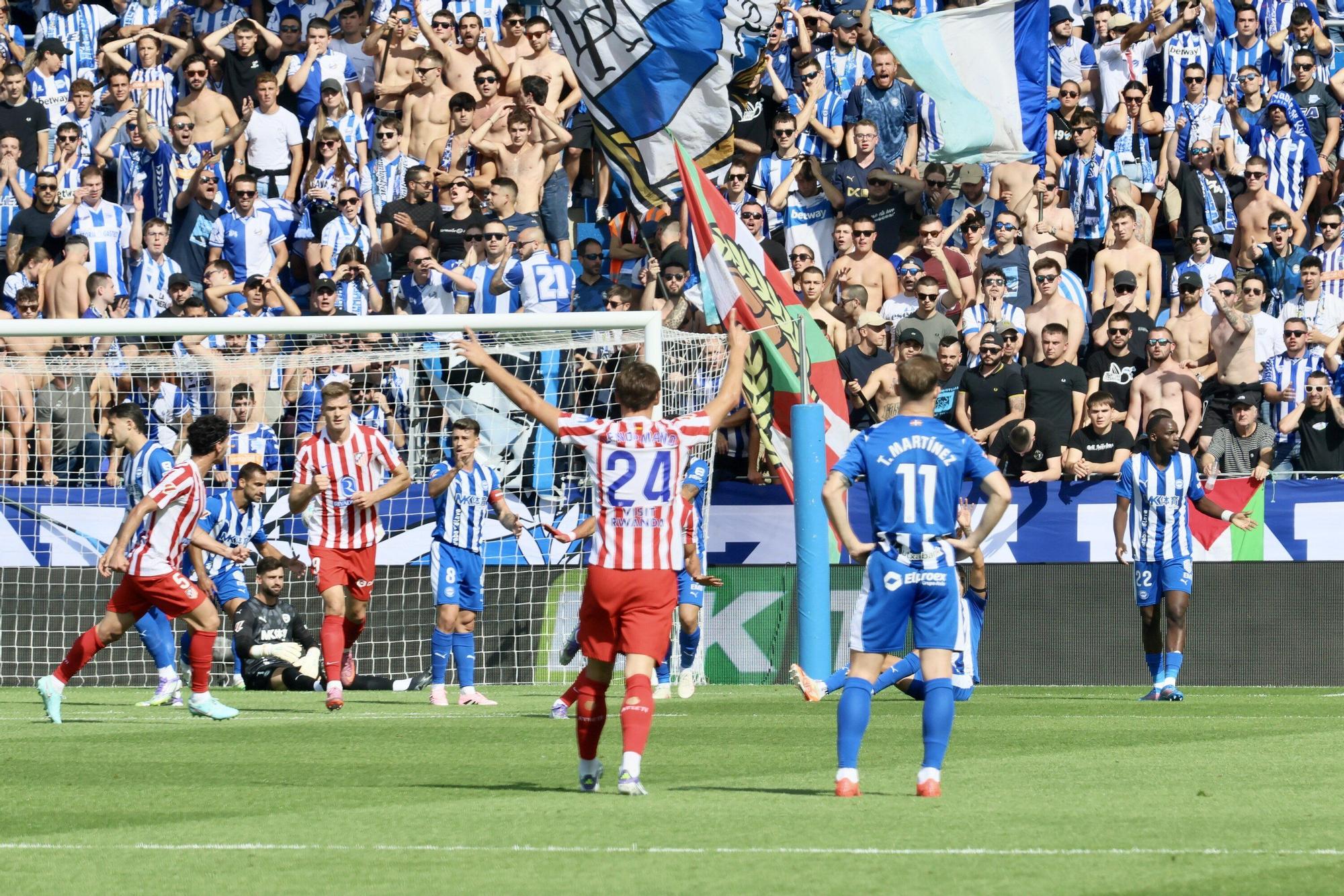 En imágenes: Un punto de oro para el Alavés tras empatar con el Atlético
