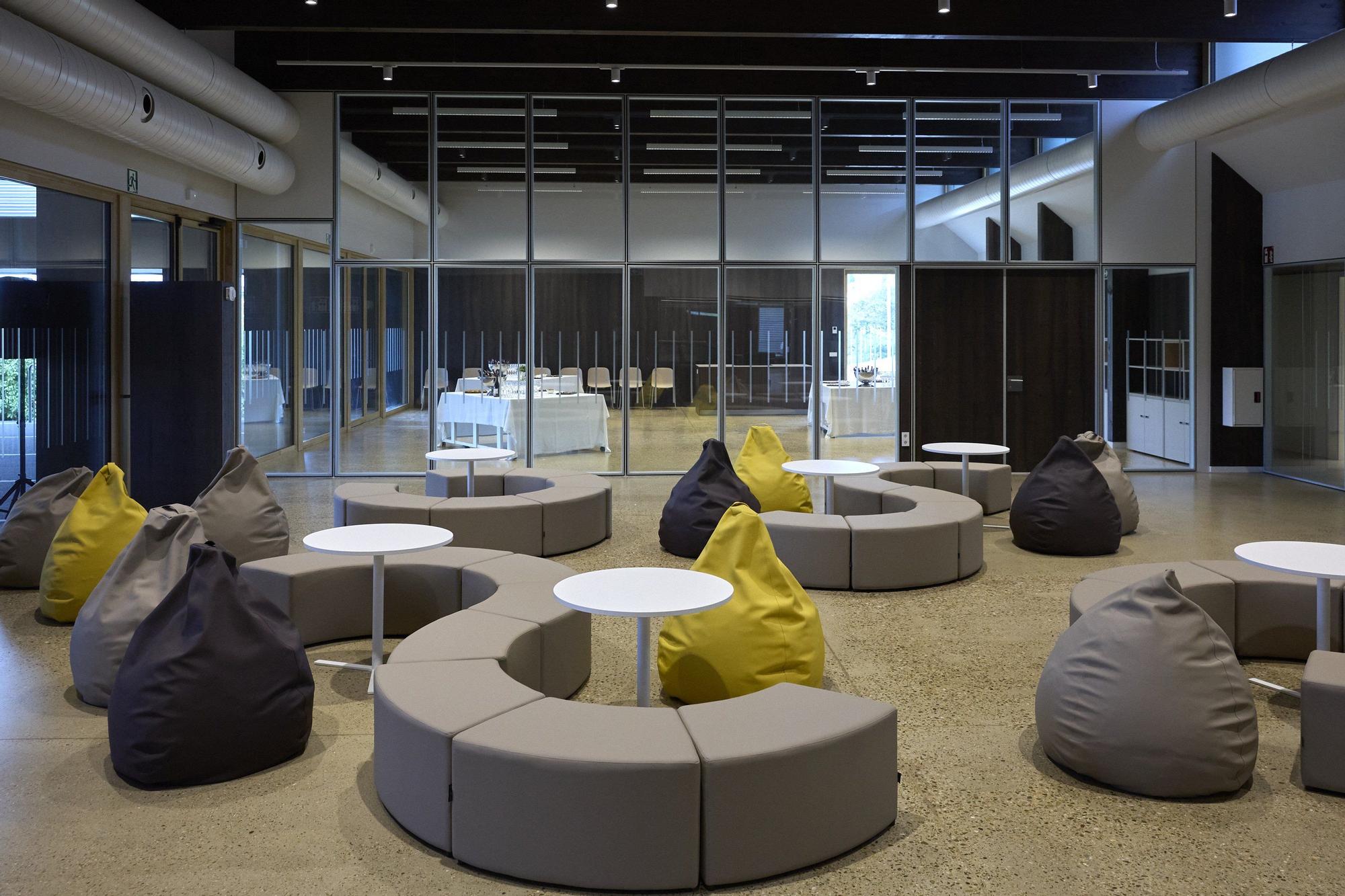 Inauguración del edificio destinado  a espacio joven del Ayuntamiento del Valle de Aranguren