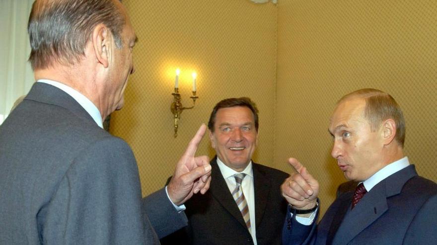 La Fiscalía alemana incluye a Schröder  en la demanda por la invasión a Ucrania