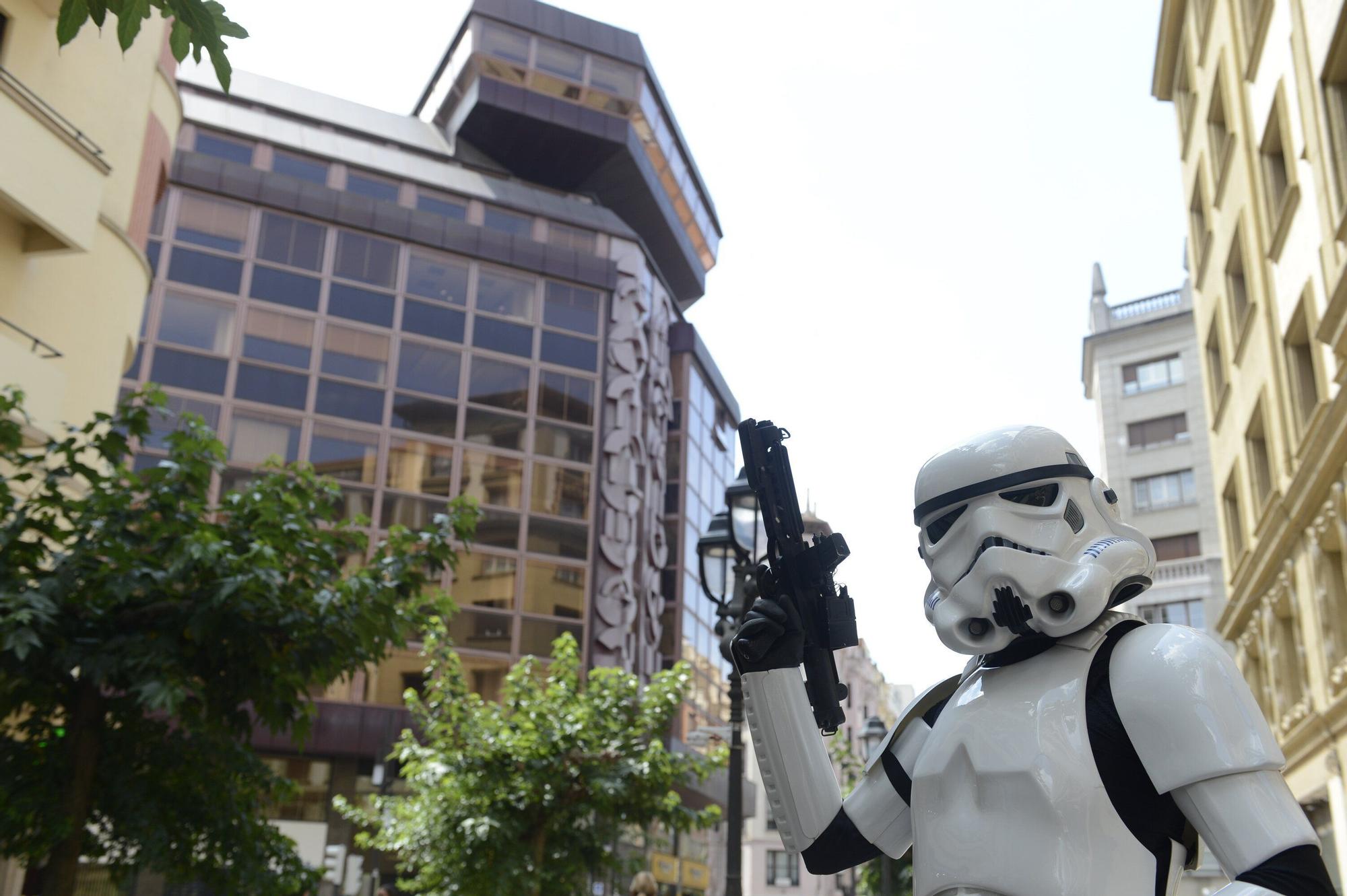En imágenes: los personajes de Star Wars irrumpen en plena Aste Nagusia