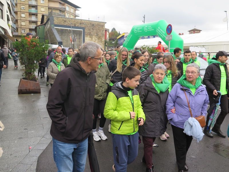 La marcha contra el cáncer de Urretxu y Zumarraga, en imágenes