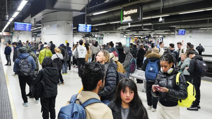 El caos en Rodalies continúa en una nueva mañana de fallos y caídas: “Es el pan de cada día”