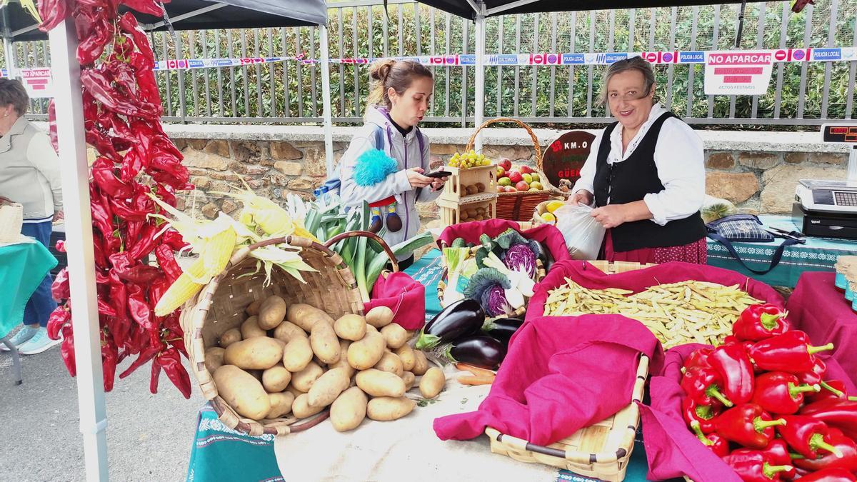Edurne Asensio presentó sus alimentos de la huerta de La Barranca.