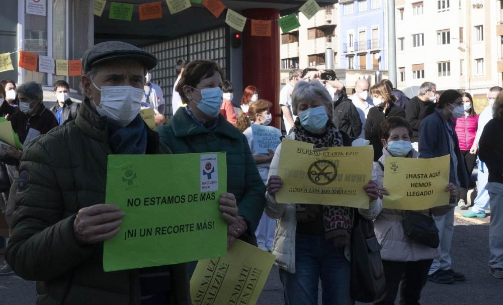 Nueva protesta junto a las Urgencias de Santiago