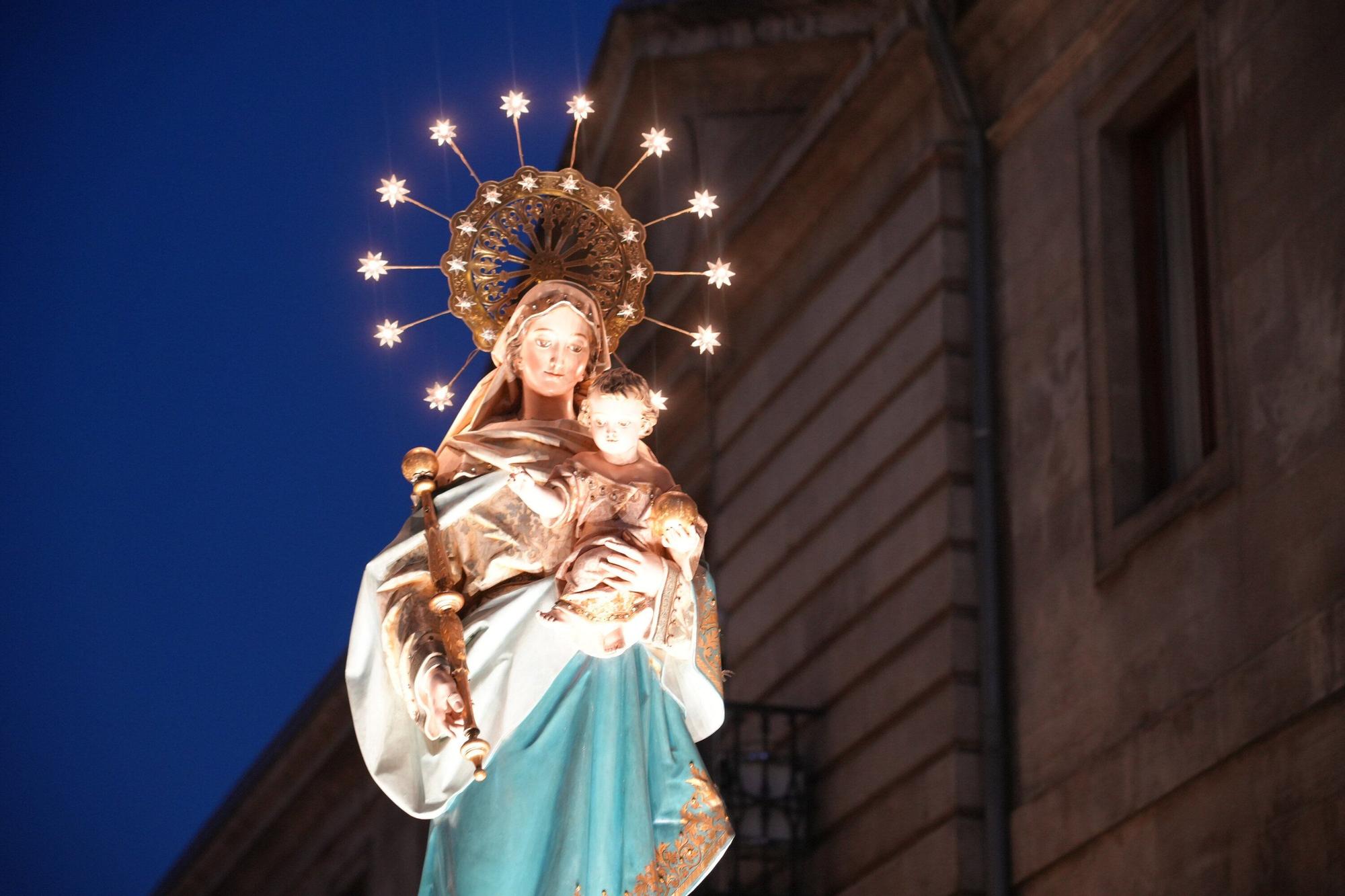 En imágenes: Fervor religioso en la procesión de los faroles