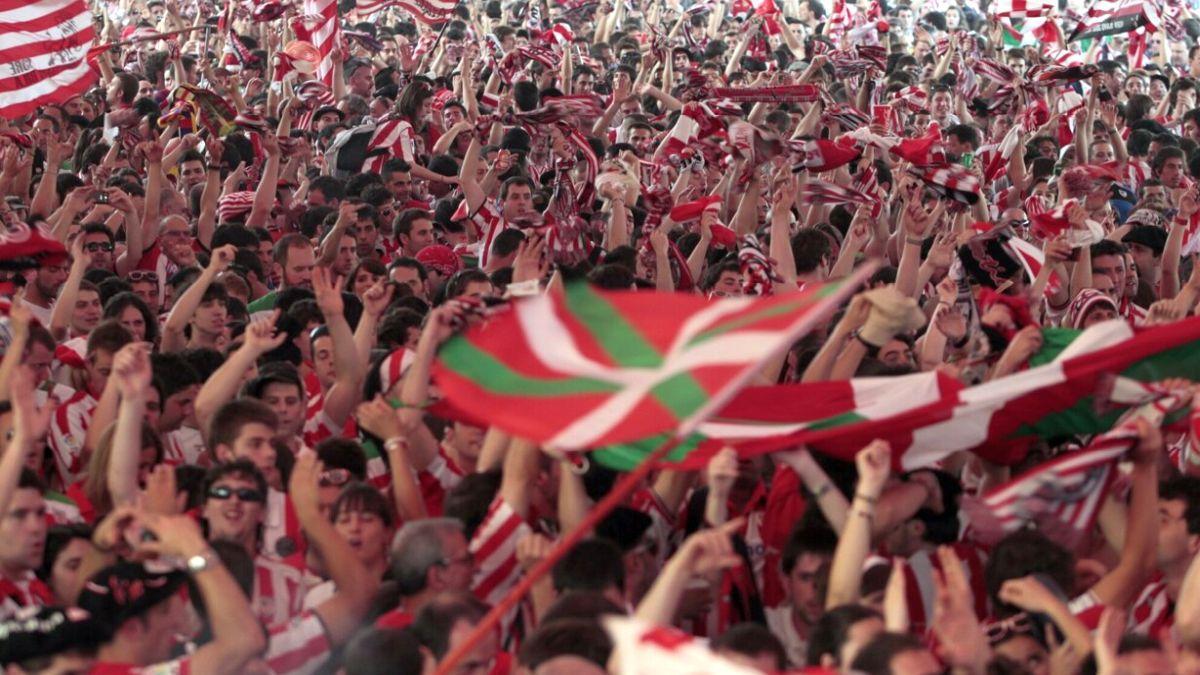 Imagen de archivo de aficionados del Athletic de Bilbao en Madrid en  Athletic Hiria