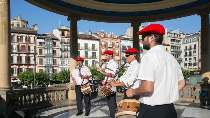Los bailables de txistu y gaita regresan los martes y jueves a la Plaza del Castillo hasta el final del verano