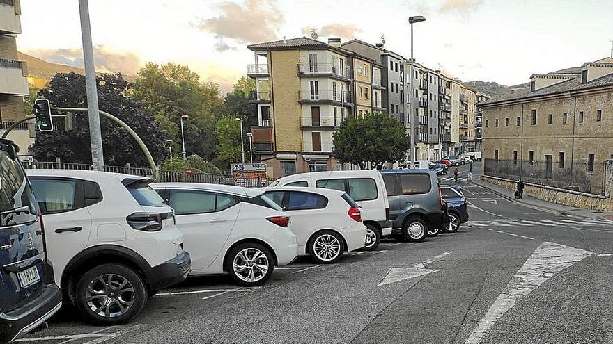 Estella regulará el parking  para los coches eléctricos