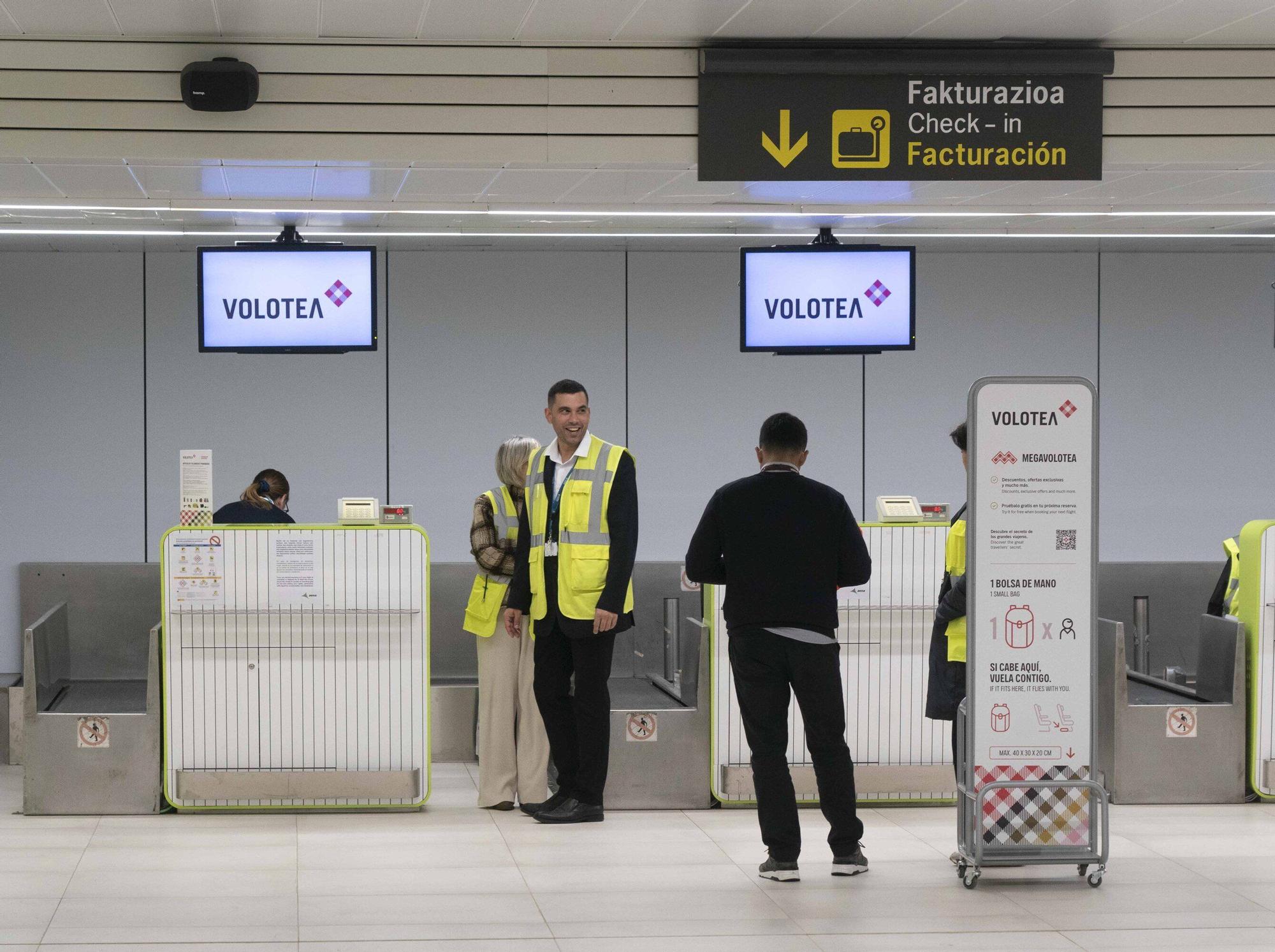 En imágenes: Foronda estrena los vuelos regulares a Barcelona y Madrid
