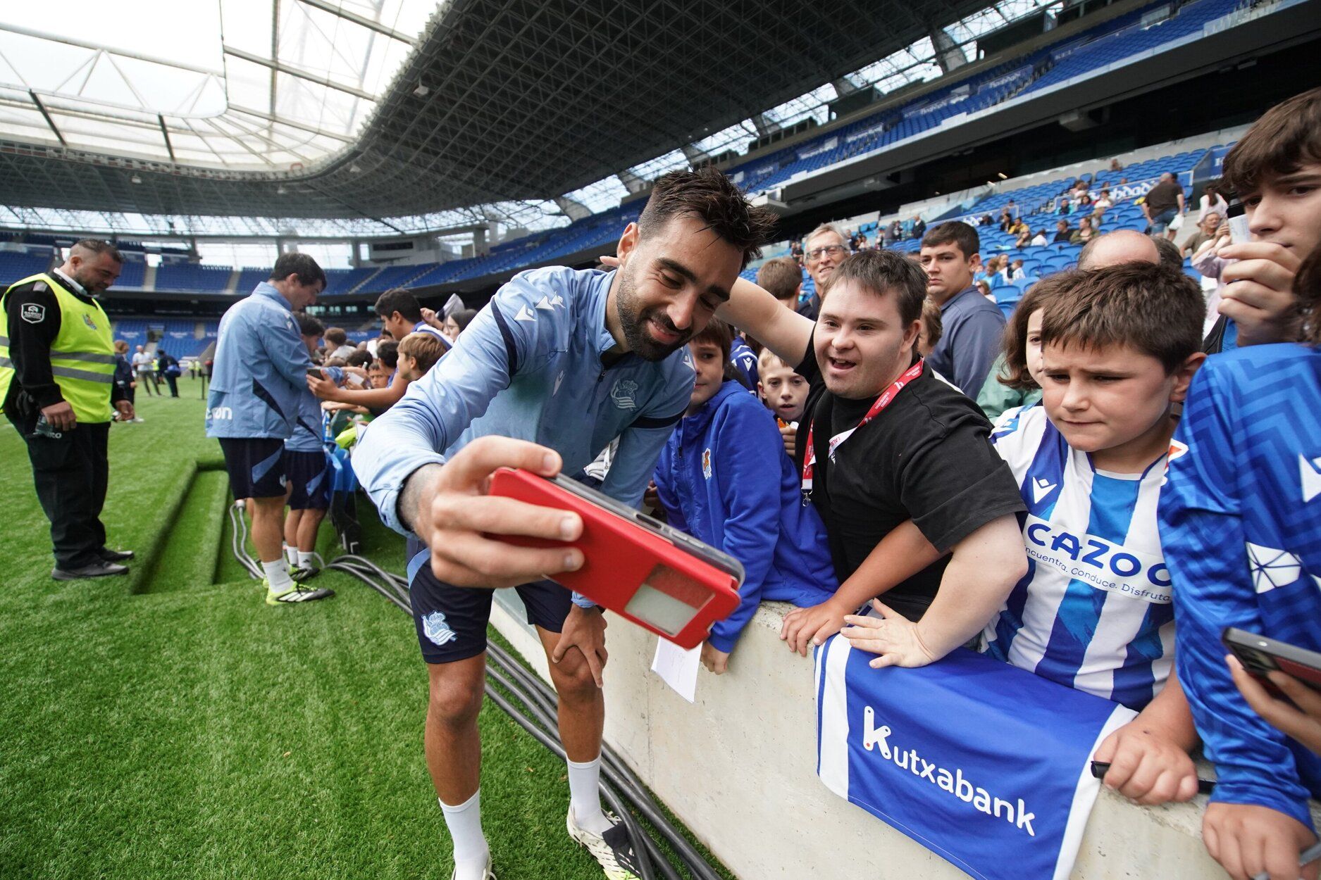 El entrenamiento de la Real a puerta abierta en Anoeta, en imágenes