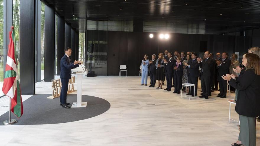 Pradales reivindica la democracia y la cooperación frente a la &quot;amenaza&quot; del autoritarismo y el extremismo