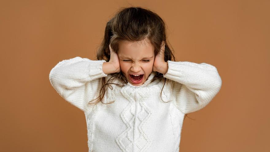 Navidad y salud auditiva infantil: cómo proteger los oídos de los más pequeños