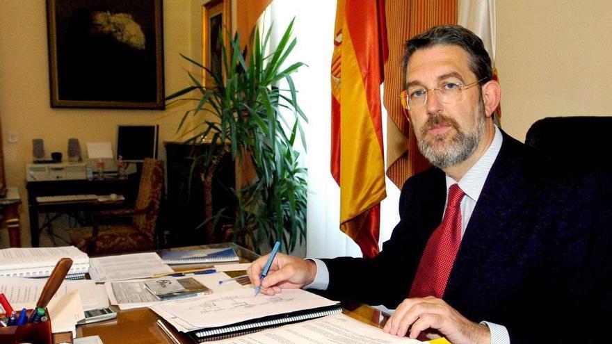 Fallece Agustín Ibáñez, exdelegado del Gobierno español en Cantabria, en un accidente de moto