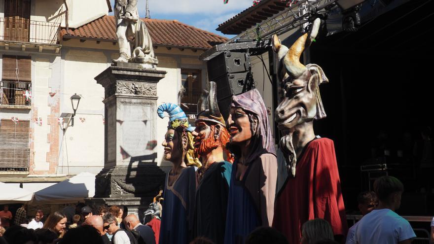 Samikolla caldea el ambiente previo a las fiestas del Calvario en Mutriku