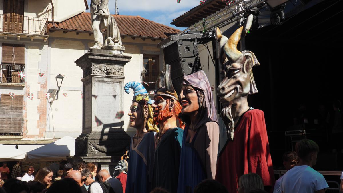 Los gigantes y los cabezudos serán algunos de los protagonistas de las fiestas de Samikolla