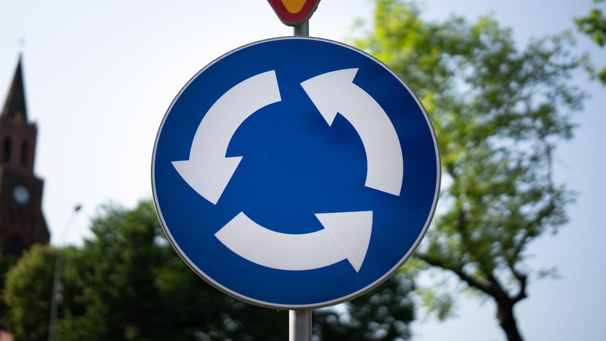 El error de cortesía en las rotondas que puede costarte una multa